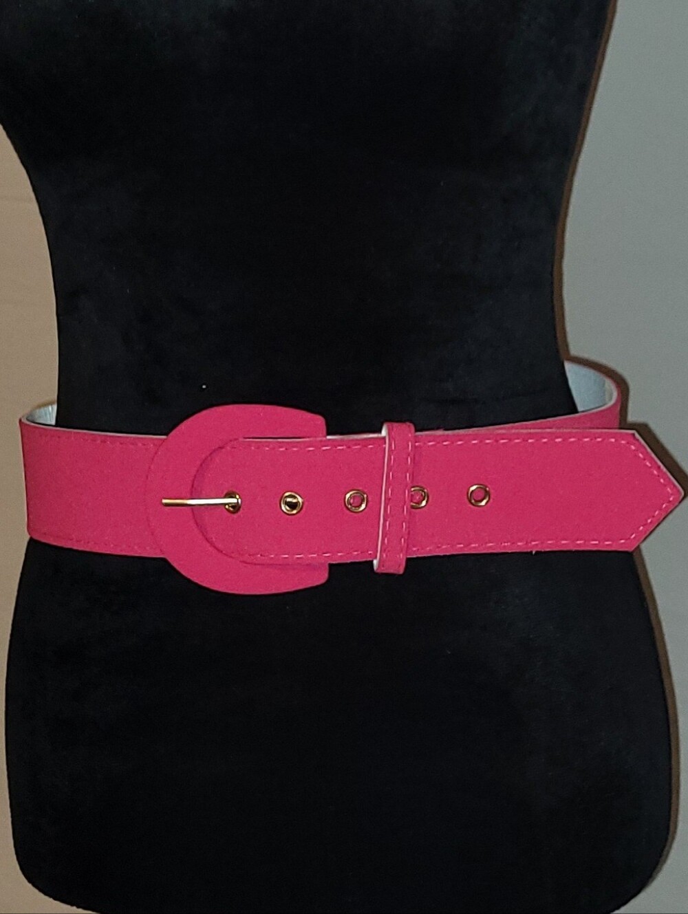 Women’s Wide Pink Fashion Belt, 38"